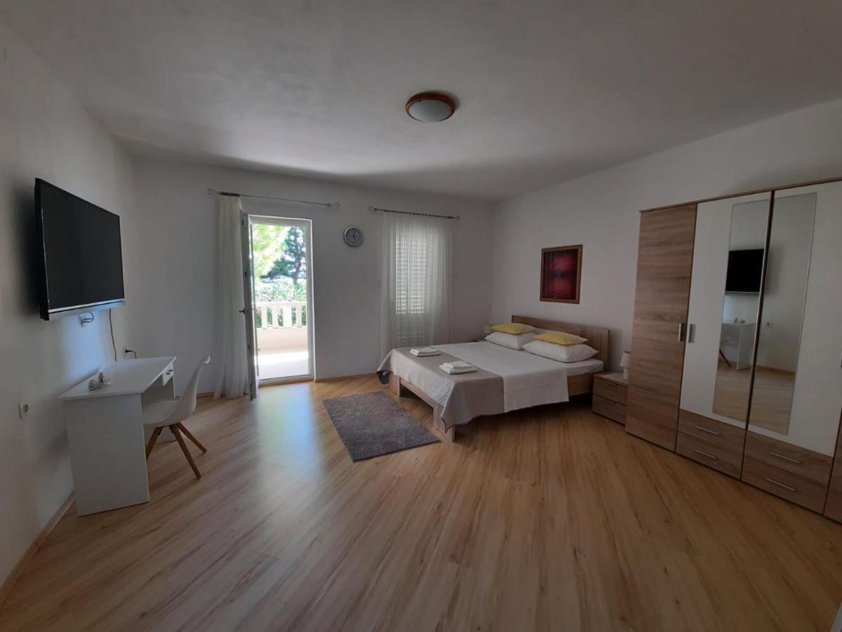 Apartmani Sruk Sukosan Exterior photo