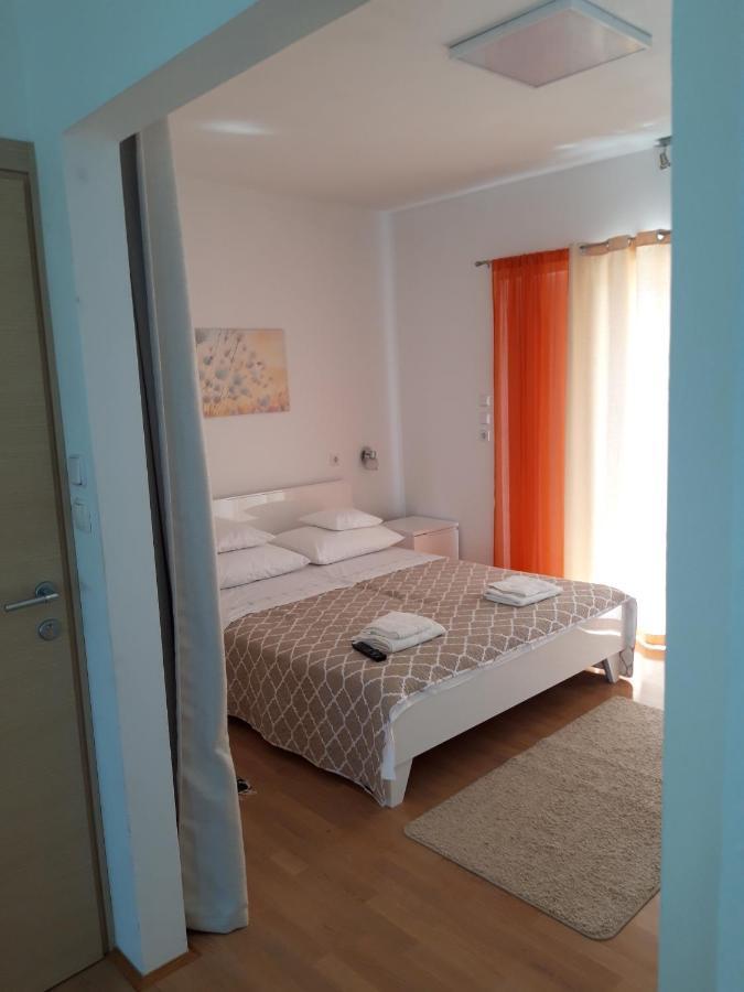 Apartmani Sruk Sukosan Exterior photo