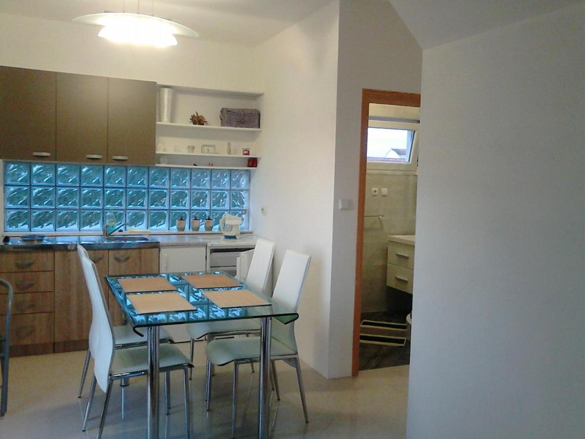 Apartmani Sruk Sukosan Exterior photo